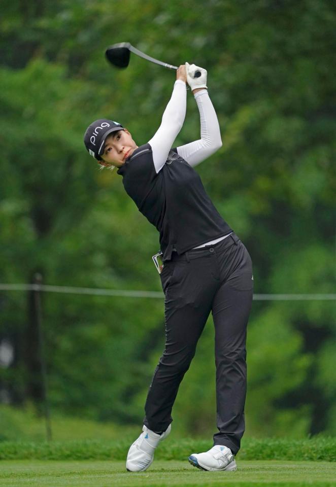 　通算11オーバーで予選落ちした渋野日向子（共同）