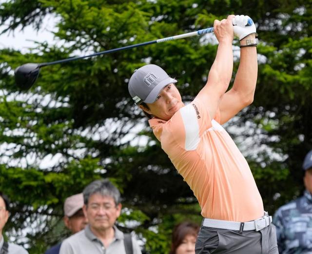 大会２勝の石川遼は18位発進　浅地洋佑が64で単独首位　男子ゴルフ・初日