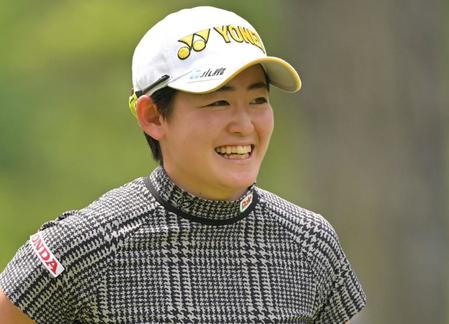 岩井明愛、菊地絵理香らが首位浮上　吉田優利ら１差４位で追う　ニトリ・レディース第３Ｒ