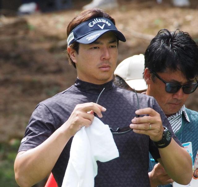石川遼選手の直筆サイン入ゴルフ用サンバイザー 石川遼3位浮上で13年ぶり大会V見えた 過去2勝の好相性