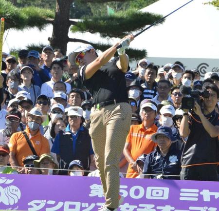 岩井明愛　史上４人目の２週連続完全Ｖ　先週涙の２勝目で「不安が自信に変わった」