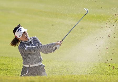 西村優菜、首位と６打差の９位　米女子ゴルフ第２日