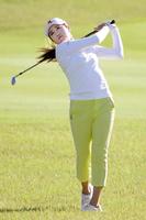 　６アンダーで首位の稲見萌寧