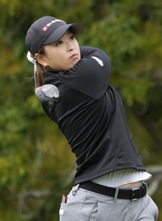 女子ゴルフ、西郷が首位に浮上 伊藤園レディース第2R