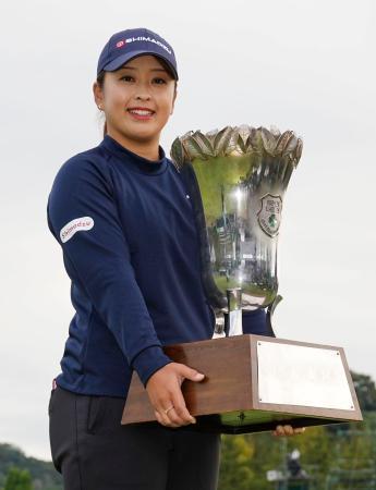 女子ゴルフ、西郷が通算６勝目　伊藤園レディース