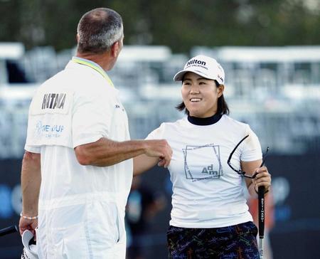 畑岡奈紗　通算１４アンダーで首位キープ　今季初優勝に向けて「同じようにプレーできれば」静かに目指す