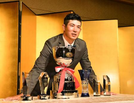 　最優秀選手賞を含む６部門で受賞した中島啓太（撮影・開出牧）