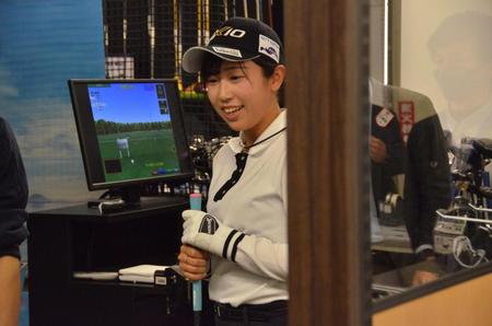 女子ゴルフ　菅沼菜々「もっとかわいくなって来年は年間女王を目指したい」都内のイベントで宣言