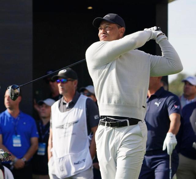 タイガー・ウッズが18番でシャンク「久しぶりだね。残り2、3ホール