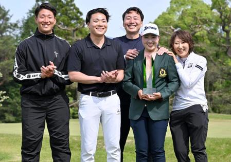 女子ツアー初Ｖの竹田麗央は屈指の飛ばし屋　華麗なプロゴルファーの系譜に父や兄、弟は野球選手