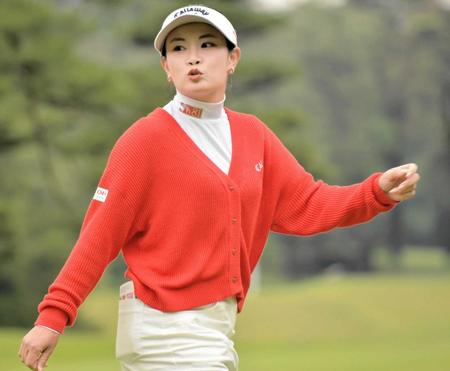 河本結　雨でも大会コースレコードのビッグスコア！サスペンデッドで暫定首位に　無欲に自然体のプレーで「頑張らないことを意識」