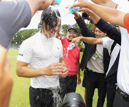 石川遼が優勝、２季ぶり１９勝目　男子ゴルフ最終日