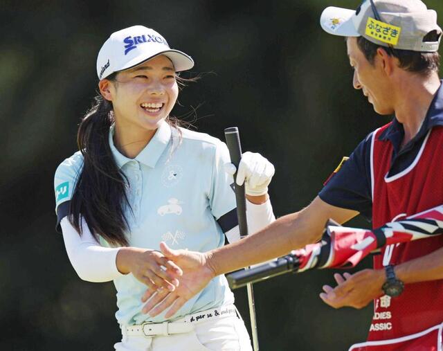 19歳・菅楓華 64で首位発進 ボギーなし8バーディー自己ベスト更新