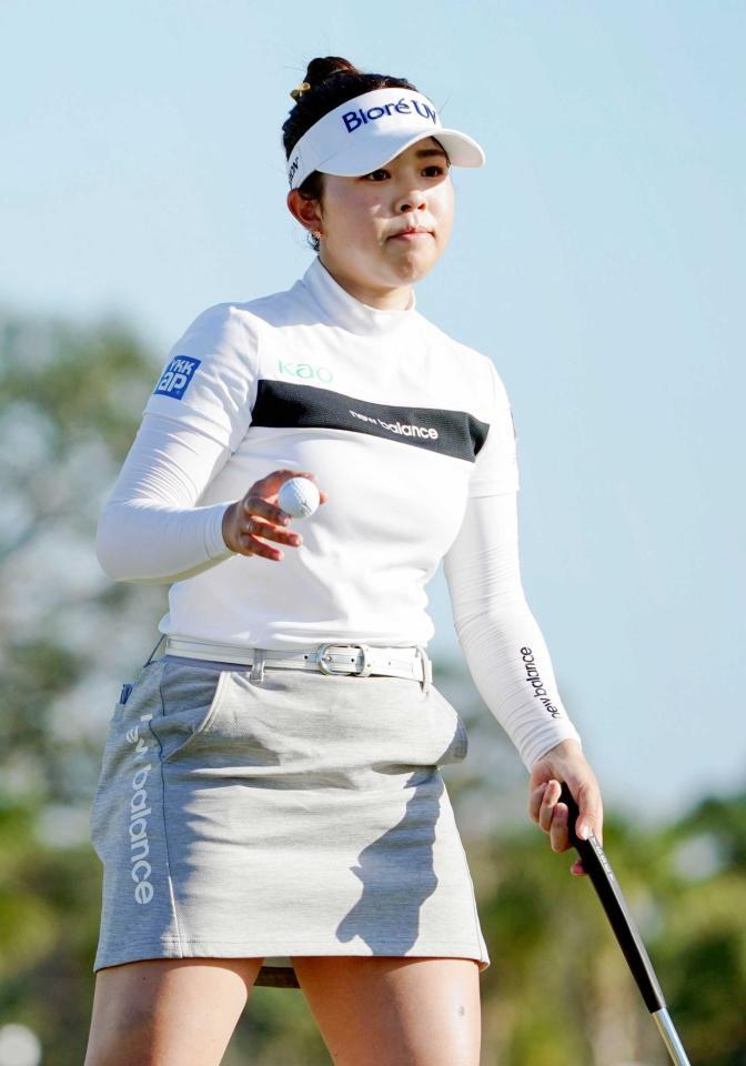 　１８番でパーパットを決めた山下美夢有（共同）