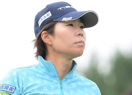 　穴井詩