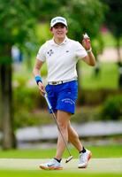 　通算２７アンダーで２位の岩井明愛（共同）