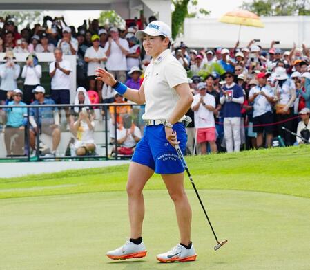 岩井明愛 悔し1打差2位 大会新61猛追も米ツアー初Vならず 17番この日唯一のボギーが明暗