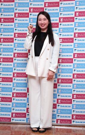 　ドレスアップして前夜祭に出席した小祝さくら（撮影・金田祐二）