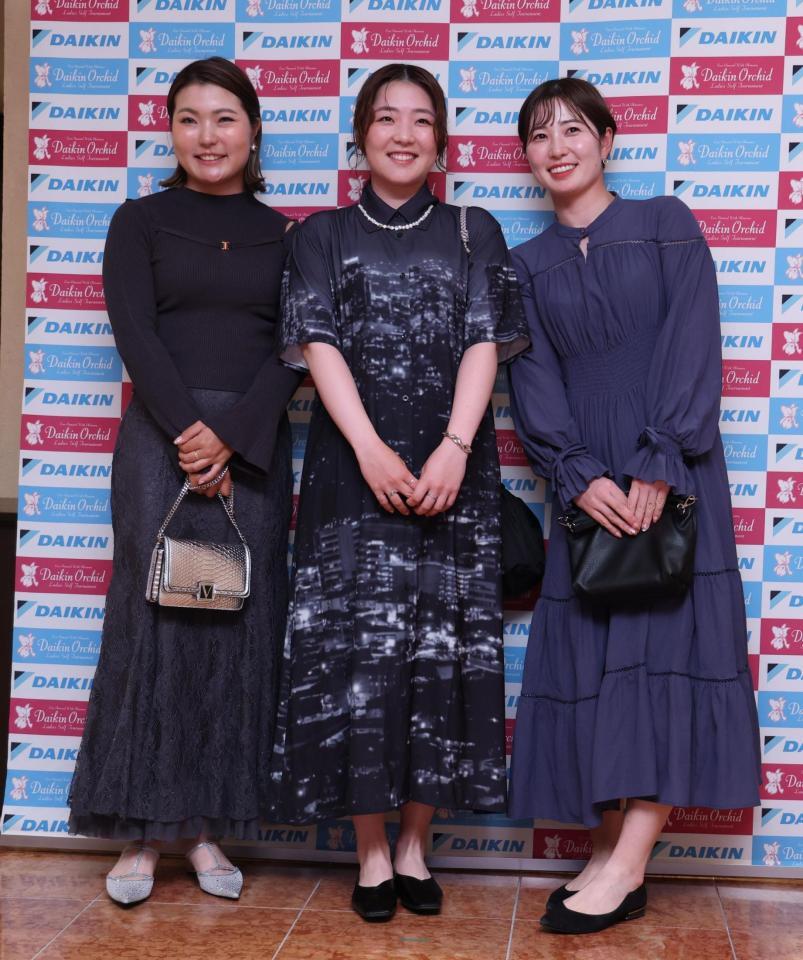 　（左から）高橋彩華、山内日菜子、蛭田みな美（撮影・金田祐二）