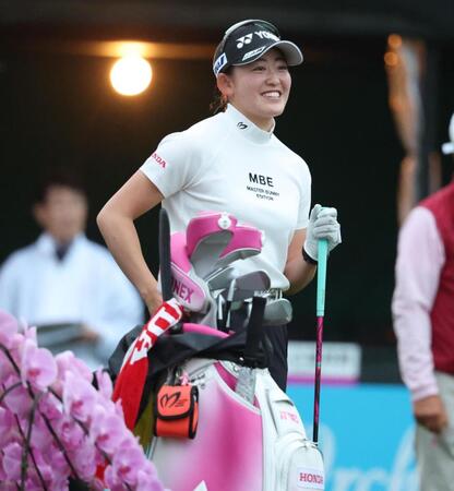 　プロアマ大会に出場する岩井千怜（撮影・金田祐二）