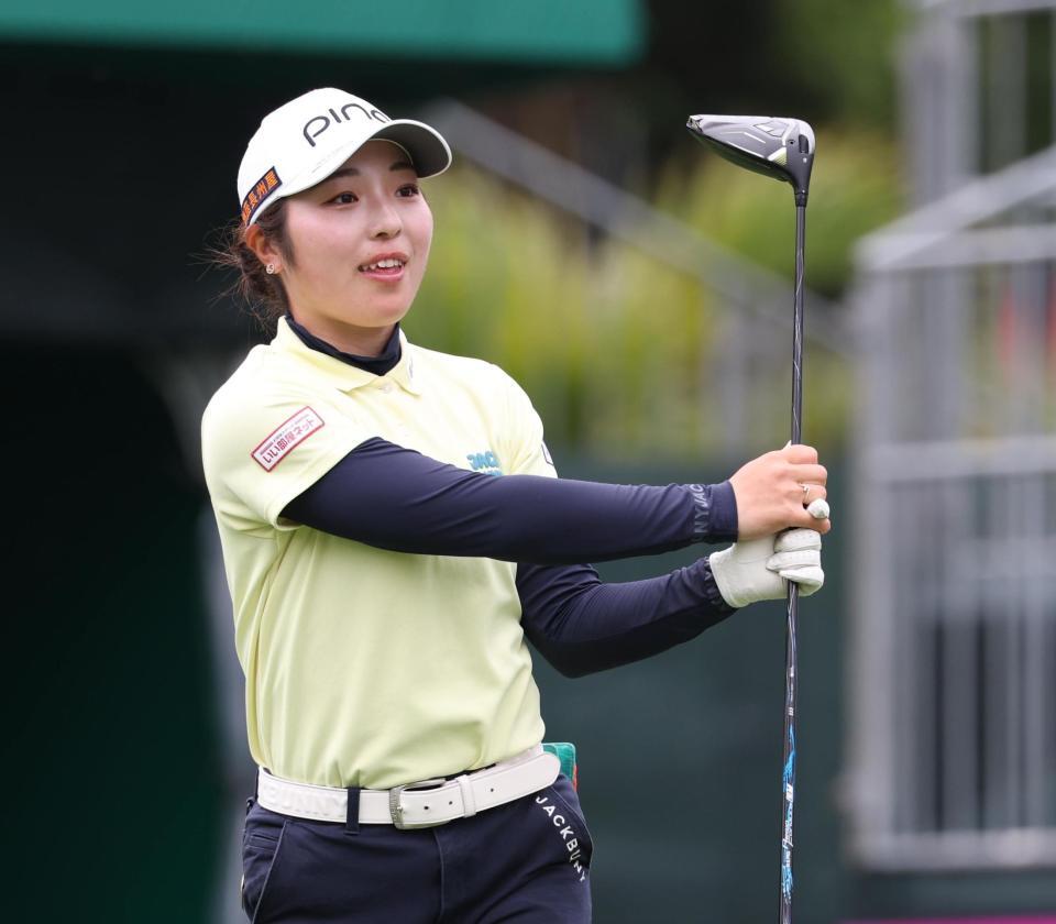 　プロアマ大会に出場し笑顔の佐久間朱莉（撮影・金田祐二）