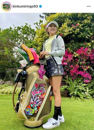 　金田久美子インスタグラム（ｋｉｎｋｕｍｉｒｉｎｇｏ９３）、２２年３月の投稿より