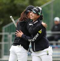 　笑顔でホールアウトした菅楓華（撮影・金田祐二）