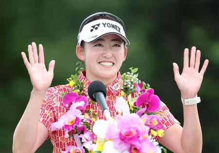 国内ツアー開幕戦連覇の岩井千怜「弾みのつく優勝」　キャディーと英語でコミュニケーションの米国仕様「一緒に戦ってくれた」