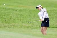 　５番でショットを放つ竹田麗央（ゲッティ＝共同）