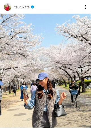 　鶴岡果恋のインスタグラム（＠ｔｓｕｒｕｋａｒｅ）から