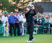 　「名誉スターター」を務めたゲーリー・プレーヤー（共同）