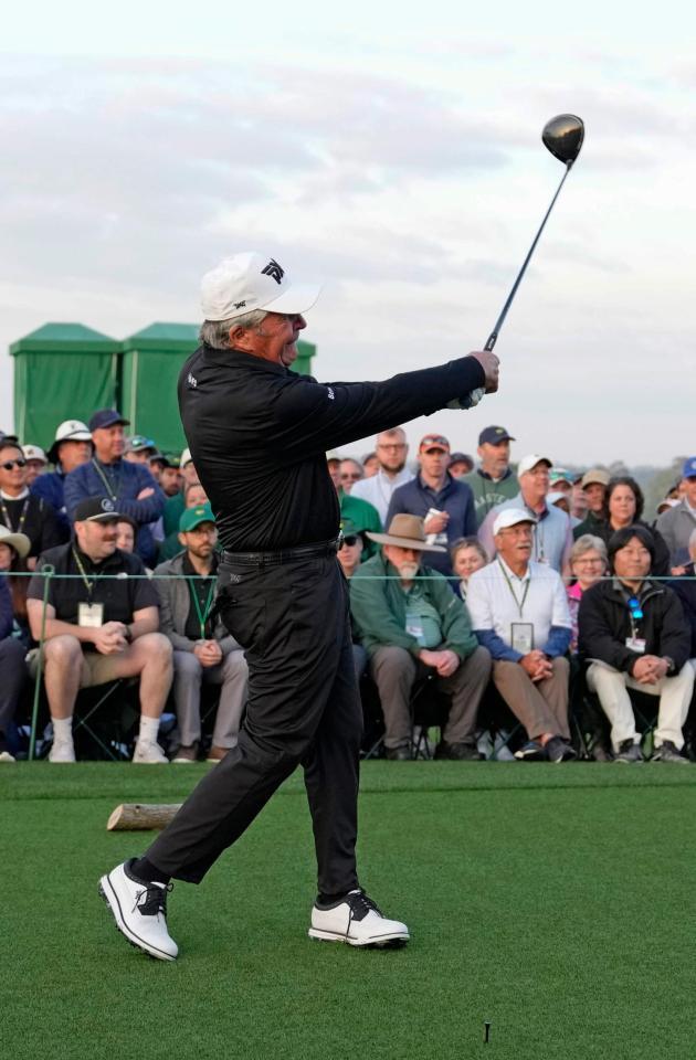 　「名誉スターター」を務めたゲーリー・プレーヤー（共同）