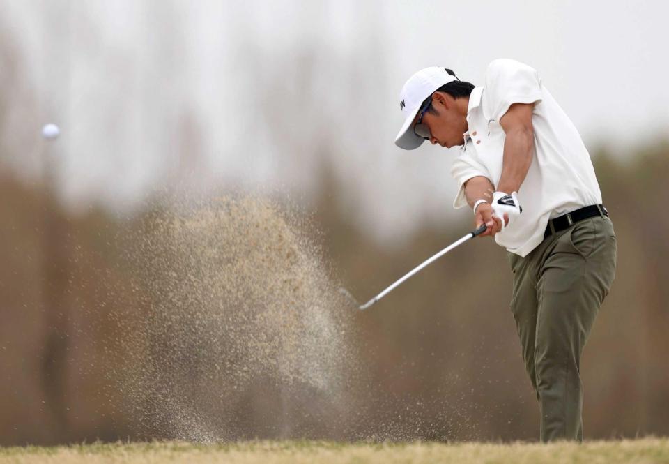 　７番で第２打を放つ