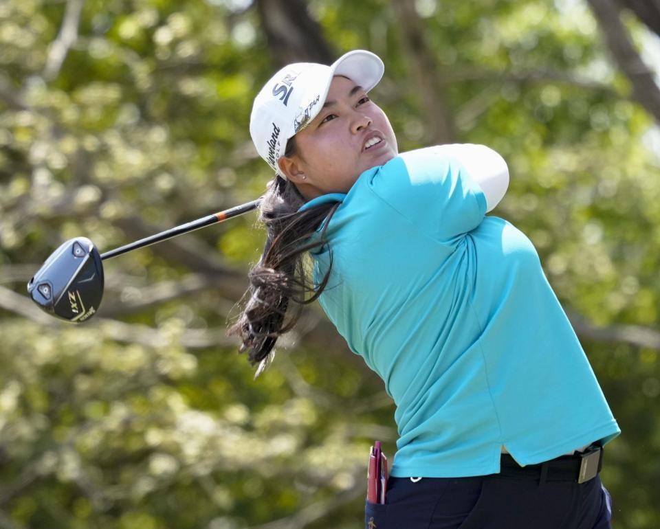 　４番でティーショットを放つ入谷響