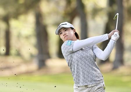 女子ゴルフ、永峰と荒木らが首位　バンテリン・レディース第１日