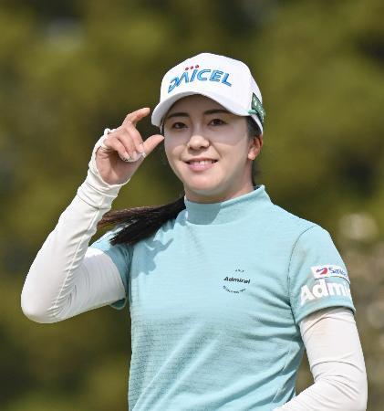 堀琴音が通算7アンダー単独首位 女子ゴルフ第2日