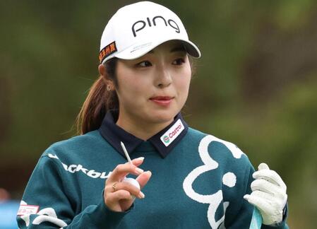 佐久間朱莉が悲願の初優勝 通算11アンダー 2位は大里桃子 小林夢果は14番痛恨ダブルボギーで3位