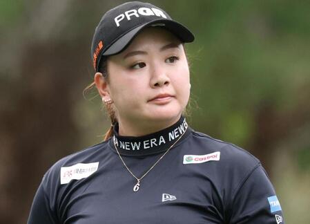 小林夢果は涙の3位 同門佐久間と激闘 首位並ぶも14番で痛恨のダブルボギー「ディポットに気づかないで打ってしまった」