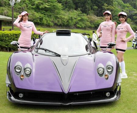 【写真】前澤杯のラウンドガールに佐々木萌香！ポーズがいちいち可愛すぎる♡