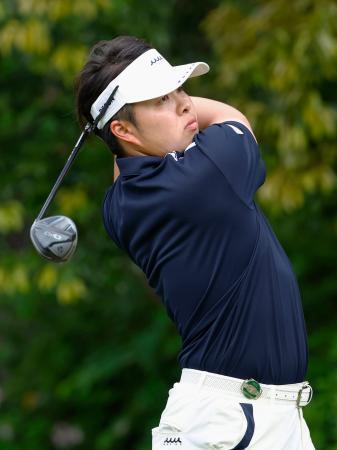 岩崎、今野が首位　中日男子ゴルフ第１日