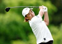 　第３日、通算１２アンダーで首位に並び、ツアー初優勝に王手をかけた金子駆大