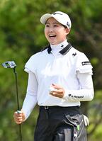 　通算７アンダーで初優勝を果たした稲垣那奈子