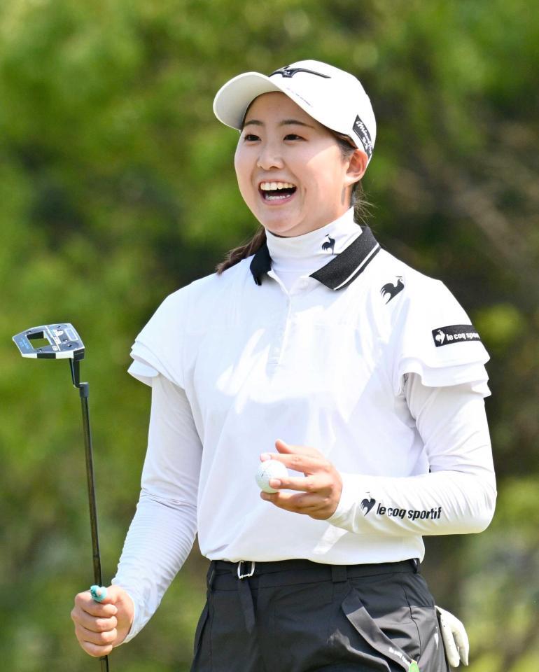 　通算７アンダーで初優勝を果たした稲垣那奈子