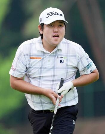 　通算６アンダーで単独首位の米沢蓮