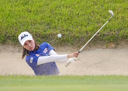 宮田成華が首位守る　女子ゴルフ第２日
