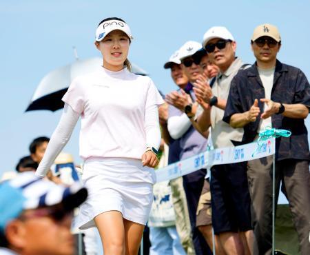 　通算１５アンダーで初優勝した高野愛姫＝ヨネックスＣＣ