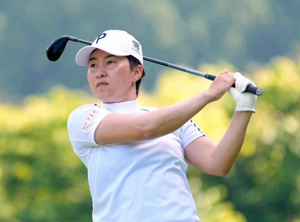 　通算９アンダーで３位の沖せいら