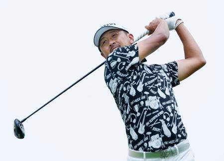 大槻、岩田が４位発進　男子ゴルフ第１日