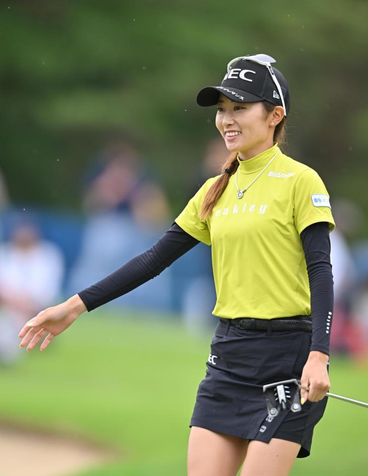 　初日を６アンダーの首位タイで終えた安田祐香（撮影・西田忠信）