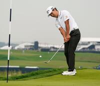 　通算１２オーバーで暫定１１０位の河本力＝１３日